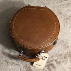 BARGANZA 100% Leather Circle Suitcase-Purse Cognac